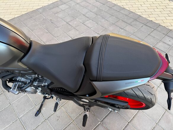 2021 Ducati Monster 937, серый, 1030000 рублей - вид 13