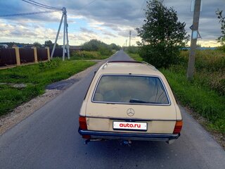 1981 Mercedes-Benz W123 200 5-speed, жёлтый, 700000 рублей, вид 4