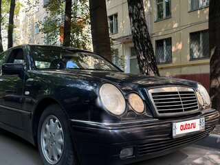 1998 Mercedes-Benz E-Класс 240 II (W210, S210), чёрный, 515000 рублей, вид 1