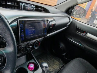 2016 Toyota Hilux VIII, чёрный, 8000000 рублей, вид 3