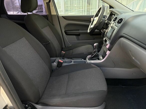 2009 Ford Focus II Рестайлинг, серебристый, 385000 рублей - вид 9
