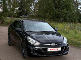 2013 Hyundai Solaris I, чёрный, 750000 рублей, вид 4