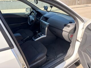 2010 Opel Astra H Рестайлинг, белый, 640000 рублей, вид 5