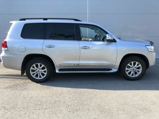 2016 Toyota Land Cruiser 200 Series Рестайлинг 2, серебристый, 5757000 рублей, вид 5