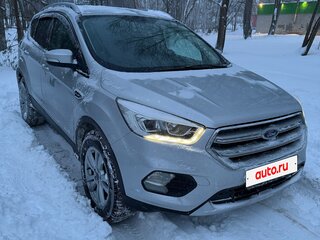 2018 Ford Kuga II Рестайлинг, серебристый, 1500000 рублей, вид 3