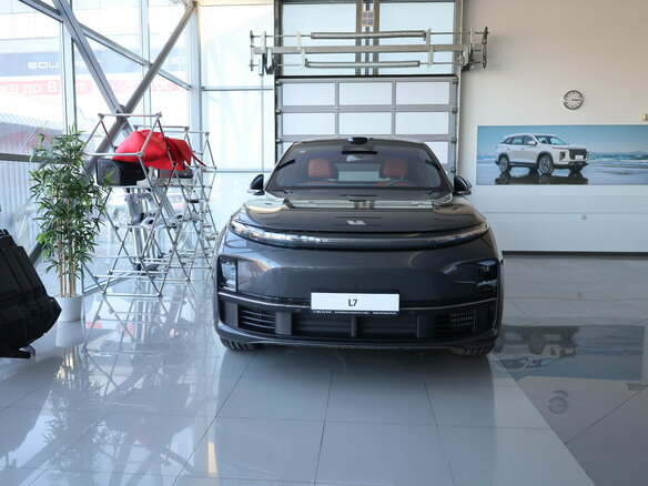 2026 Li Auto (Lixiang) L7 52.3 kWh I Рестайлинг, серый, 10590000 рублей - вид 1