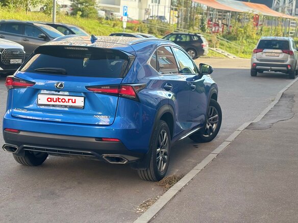 2018 Lexus NX 300 I Рестайлинг, синий, 2550000 рублей - вид 3