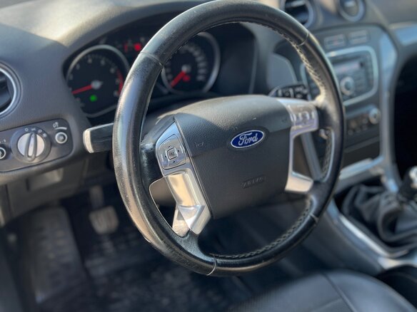 2013 Ford Mondeo IV Рестайлинг, белый, 750000 рублей - вид 24