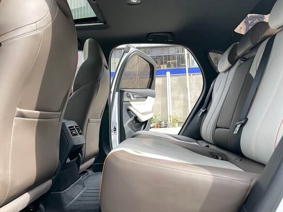 2024 BYD Qin Plus EV 400 I, белый, 1600200 рублей - вид 10