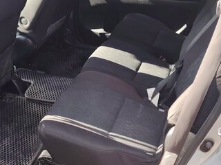 2004 Toyota Avensis Verso I Рестайлинг, серебристый, 850000 рублей, вид 5