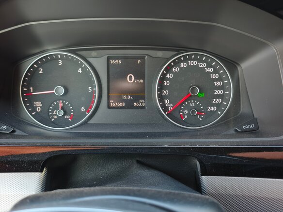 2018 Volkswagen Multivan T6, серый, 4800000 рублей - вид 16