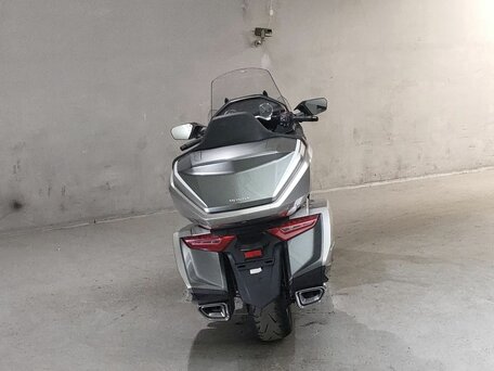 2023 Honda GL 1800 Gold Wing, серебристый, 2392000 рублей, вид 4