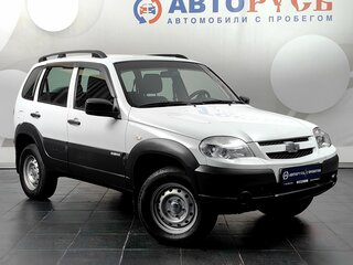 2018 Chevrolet Niva I Рестайлинг, белый, 730000 рублей, вид 1
