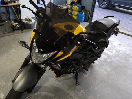 2019 Bajaj Pulsar NS 200, жёлтый, 230000 рублей, вид 2