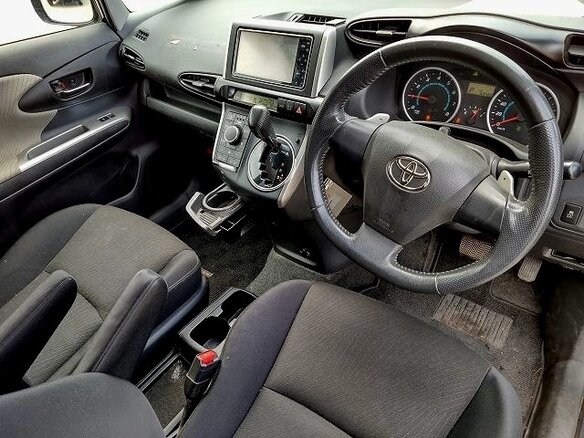 2010 Toyota Wish II, чёрный, 899000 рублей - вид 5