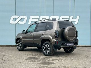 2026 Lada (ВАЗ) Niva Travel I Рестайлинг, коричневый, 1690000 рублей, вид 2