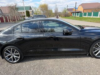 2020 Volvo S60 III, чёрный, 3450000 рублей, вид 4