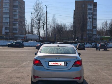 2014 Hyundai Solaris I Рестайлинг, серебристый, 625000 рублей, вид 4