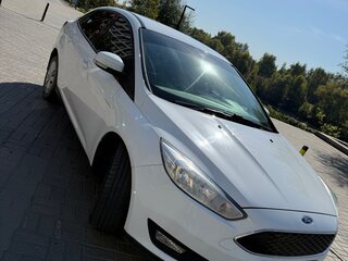 2017 Ford Focus III Рестайлинг, белый, 1050000 рублей, вид 1