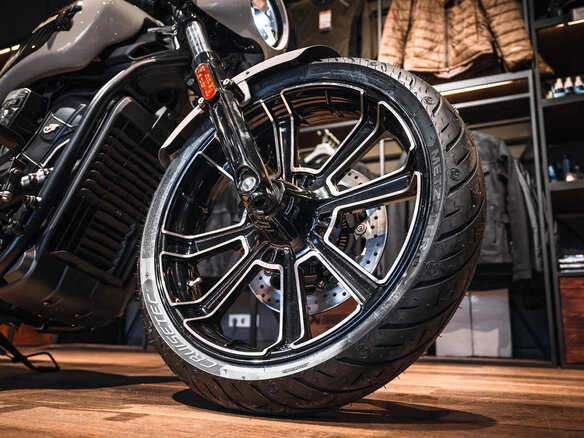 2026 Indian Scout, серый, 2440000 рублей - вид 18