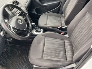 2016 Volkswagen Polo V Рестайлинг, белый, 639000 рублей, вид 5