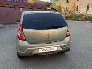 2011 Renault Sandero I, бежевый, 620000 рублей, вид 4
