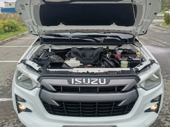 2021 Isuzu D-Max III, белый, 2800000 рублей - вид 2