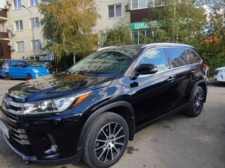 2018 Toyota Highlander III (XU50) Рестайлинг, чёрный, 4050000 рублей, вид 4
