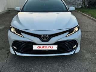 2019 Toyota Camry VIII (XV70), белый, 2659000 рублей, вид 2
