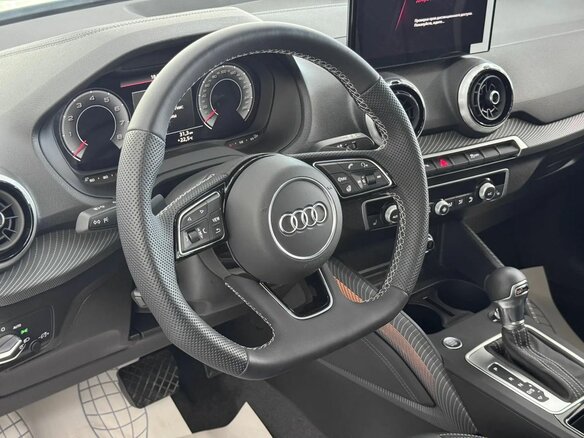 2025 Audi Q2 L 35 TFSI I Рестайлинг, серый, 3370000 рублей - вид 13