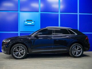 2020 Audi Q8 55 TFSI I (4M), чёрный, 5500000 рублей, вид 3