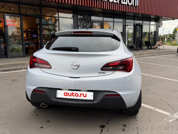 2012 Opel Astra GTC J Рестайлинг, серебристый, 850000 рублей - вид 3