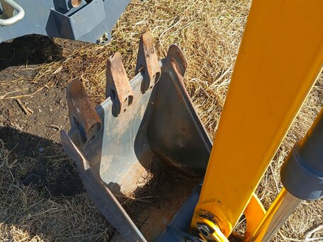2000 Komatsu WB140, жёлтый, 1000000 рублей, вид 2