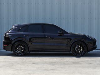 2021 Porsche Cayenne III, чёрный, 8300000 рублей, вид 5