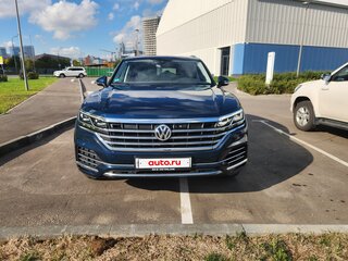 2018 Volkswagen Touareg III, синий, 4900000 рублей, вид 3