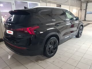 2021 Hyundai Santa Fe IV Рестайлинг, чёрный, 3975000 рублей, вид 4