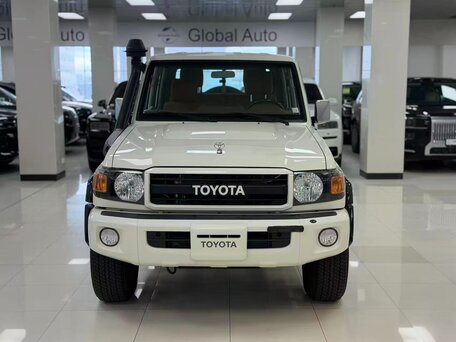 2022 Toyota Land Cruiser 79 70 Series Рестайлинг 1, белый, 7200000 рублей, вид 1