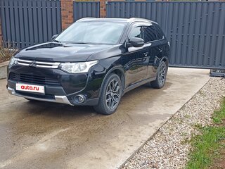 2014 Mitsubishi Outlander III, чёрный, 1430000 рублей, вид 3