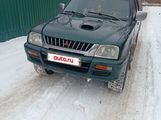 2001 Mitsubishi L200 III, зелёный, 350000 рублей, вид 1