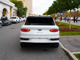 2024 Bentley Bentayga I Рестайлинг, серый, 25000000 рублей, вид 4