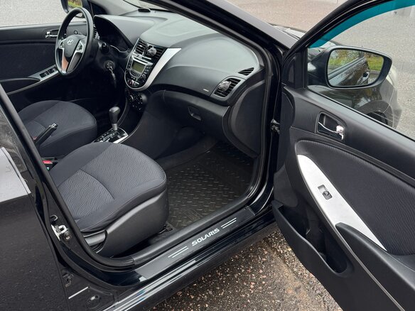 2011 Hyundai Solaris I, чёрный, 770000 рублей - вид 6