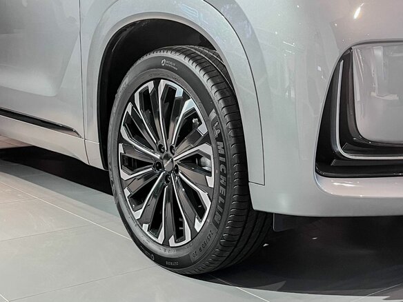 2025 Jaecoo J8, серебристый, 4419000 рублей - вид 9