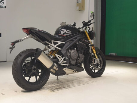 2021 Triumph Speed Triple, чёрный, 1200000 рублей, вид 5