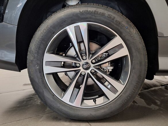 2026 Audi Q6 40 TFSI, чёрный, 7140000 рублей - вид 10