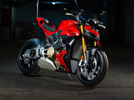 2026 Ducati Streetfighter V4, красный, 3450000 рублей, вид 1