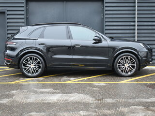 2024 Porsche Cayenne III Рестайлинг, чёрный, 15150000 рублей, вид 3