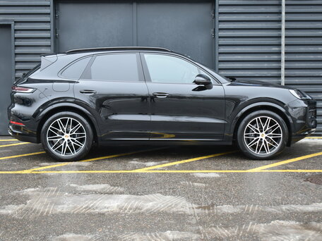 2024 Porsche Cayenne III Рестайлинг, чёрный, 15150000 рублей, вид 3