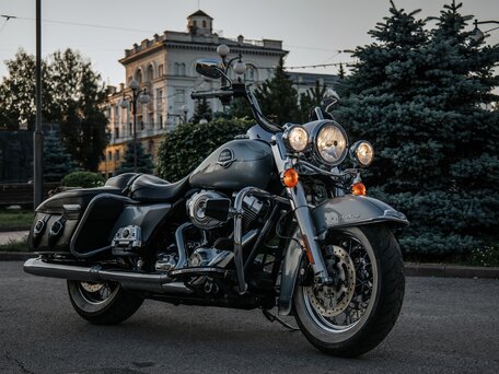2010 Harley-Davidson Road King, серебристый, 890000 рублей, вид 4