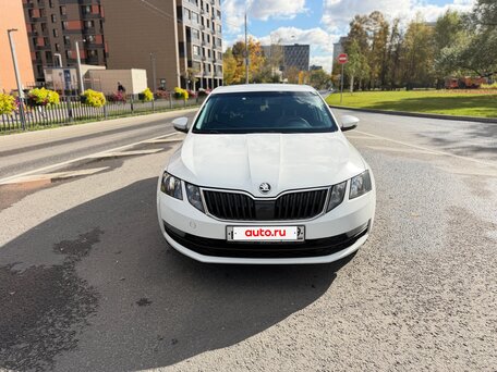 2019 Skoda Octavia III (A7) Рестайлинг, белый, 1080000 рублей, вид 1