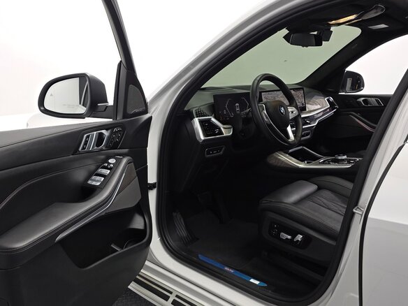 2023 BMW X7 40d I (G07) Рестайлинг, белый, 12350000 рублей - вид 11